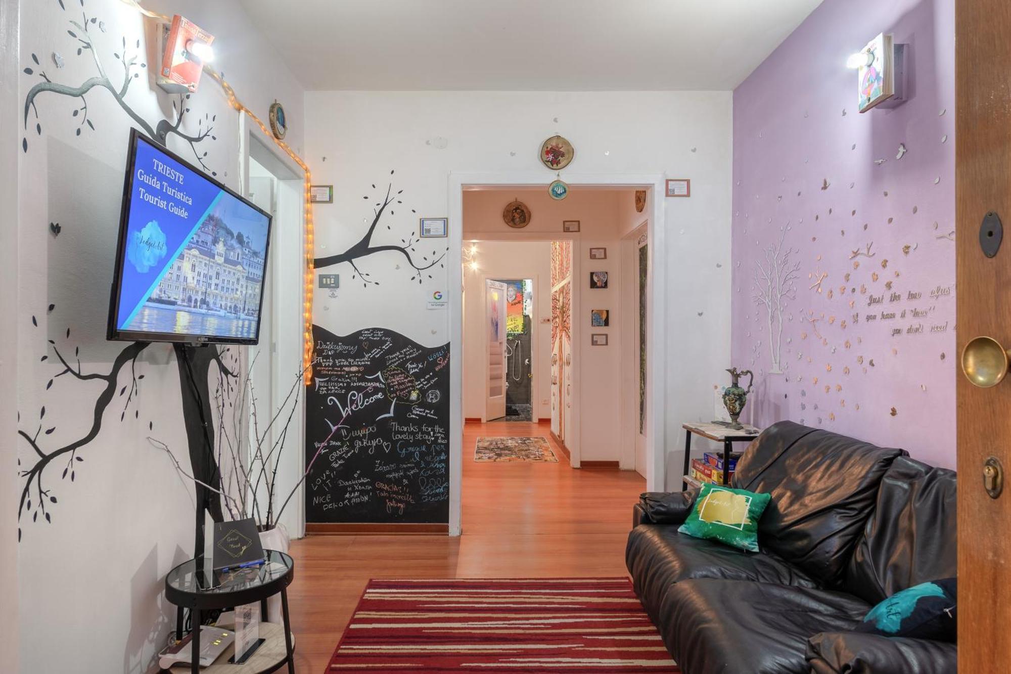Lodge&Art Hostel Триест Экстерьер фото