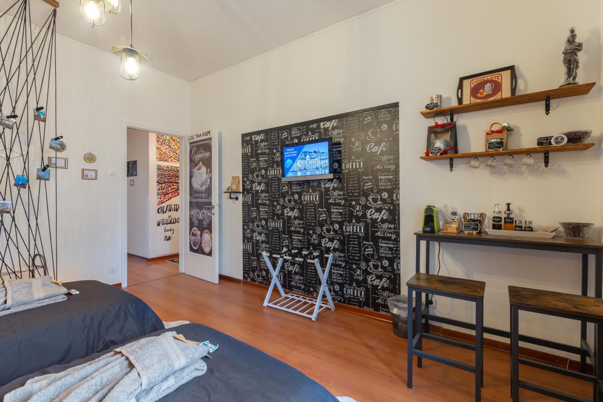 Lodge&Art Hostel Триест Экстерьер фото