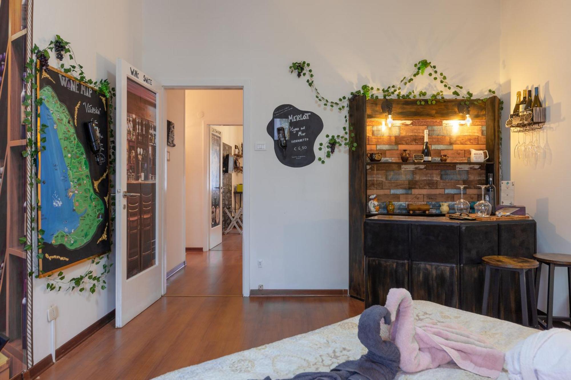 Lodge&Art Hostel Триест Экстерьер фото