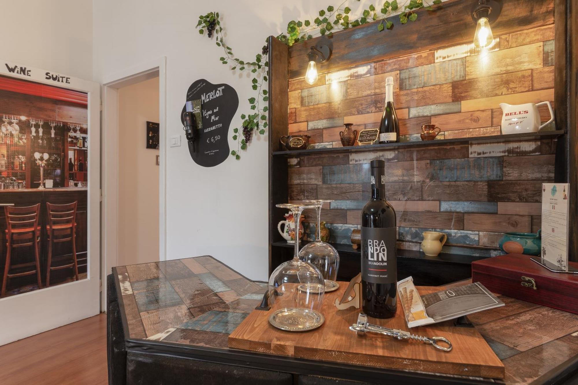 Lodge&Art Hostel Триест Экстерьер фото
